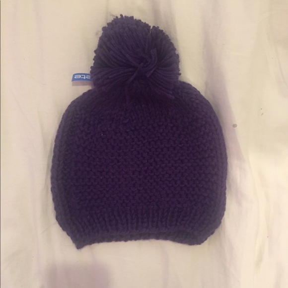Discrete purple pom pom knit beanie - Picture 4 of 5